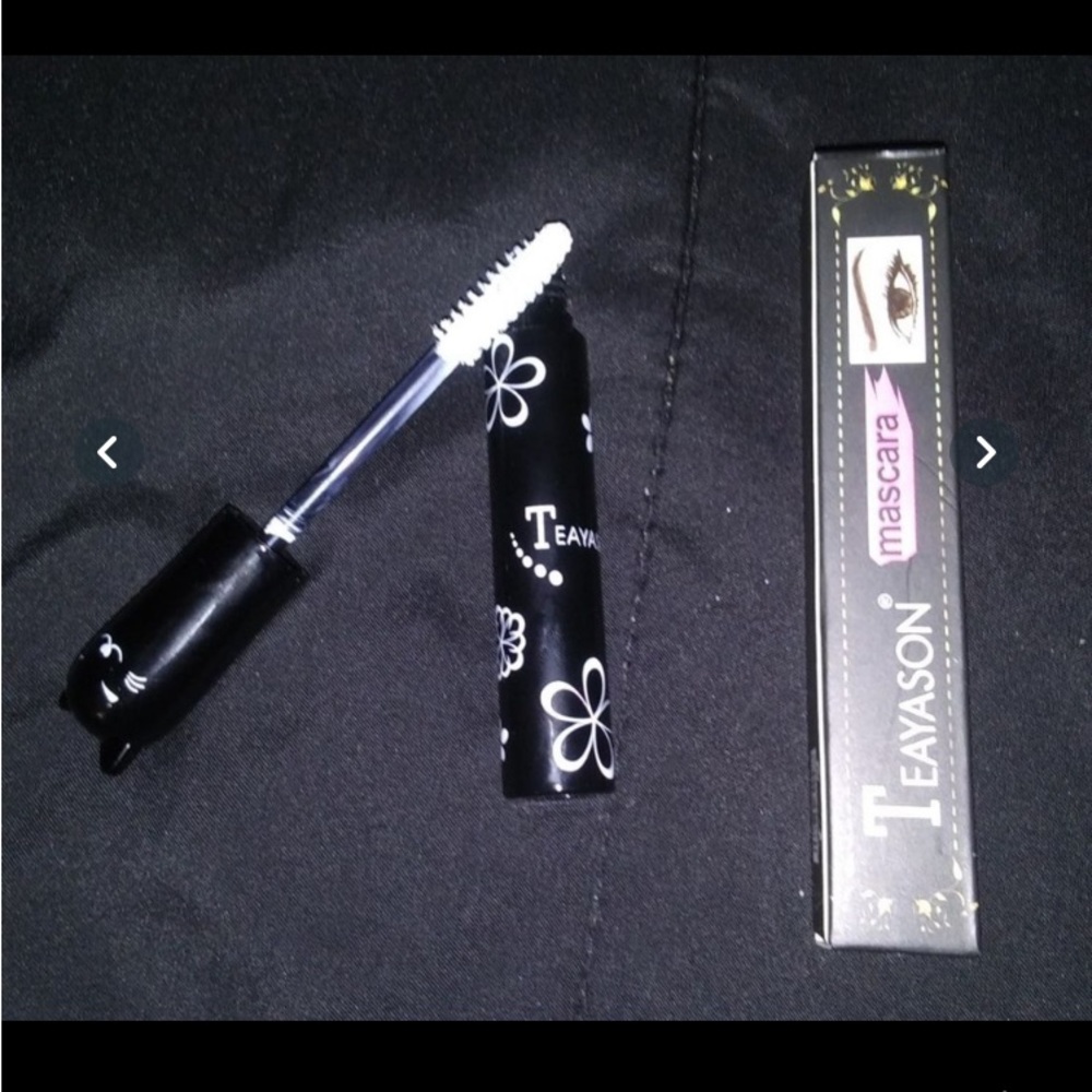 🆕in box kitty cat colored mascara